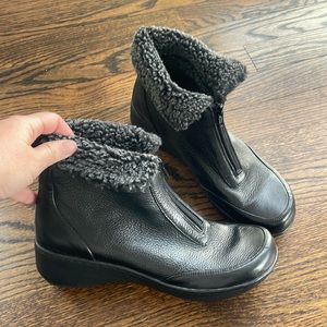 Easy Spirit zip up boots